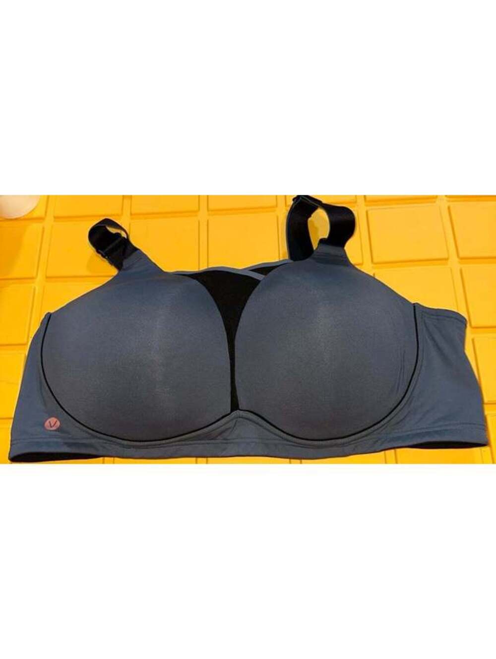 Livi Active Sports bra size 46 C